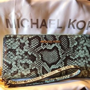 Michael Kors wallet